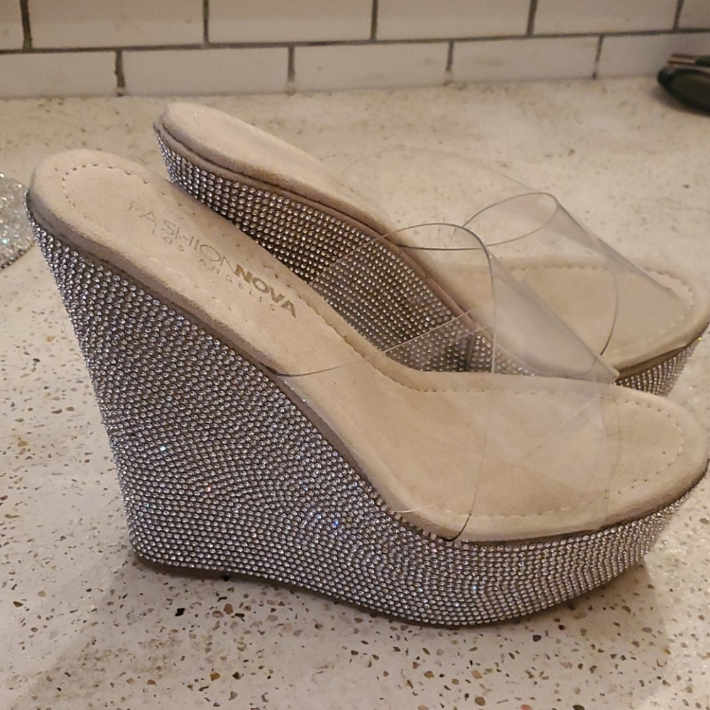 Beautiful wedges FN